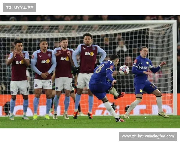 切尔西官方宣布签约22岁中场恩佐转会费1.21亿欧元分期支付